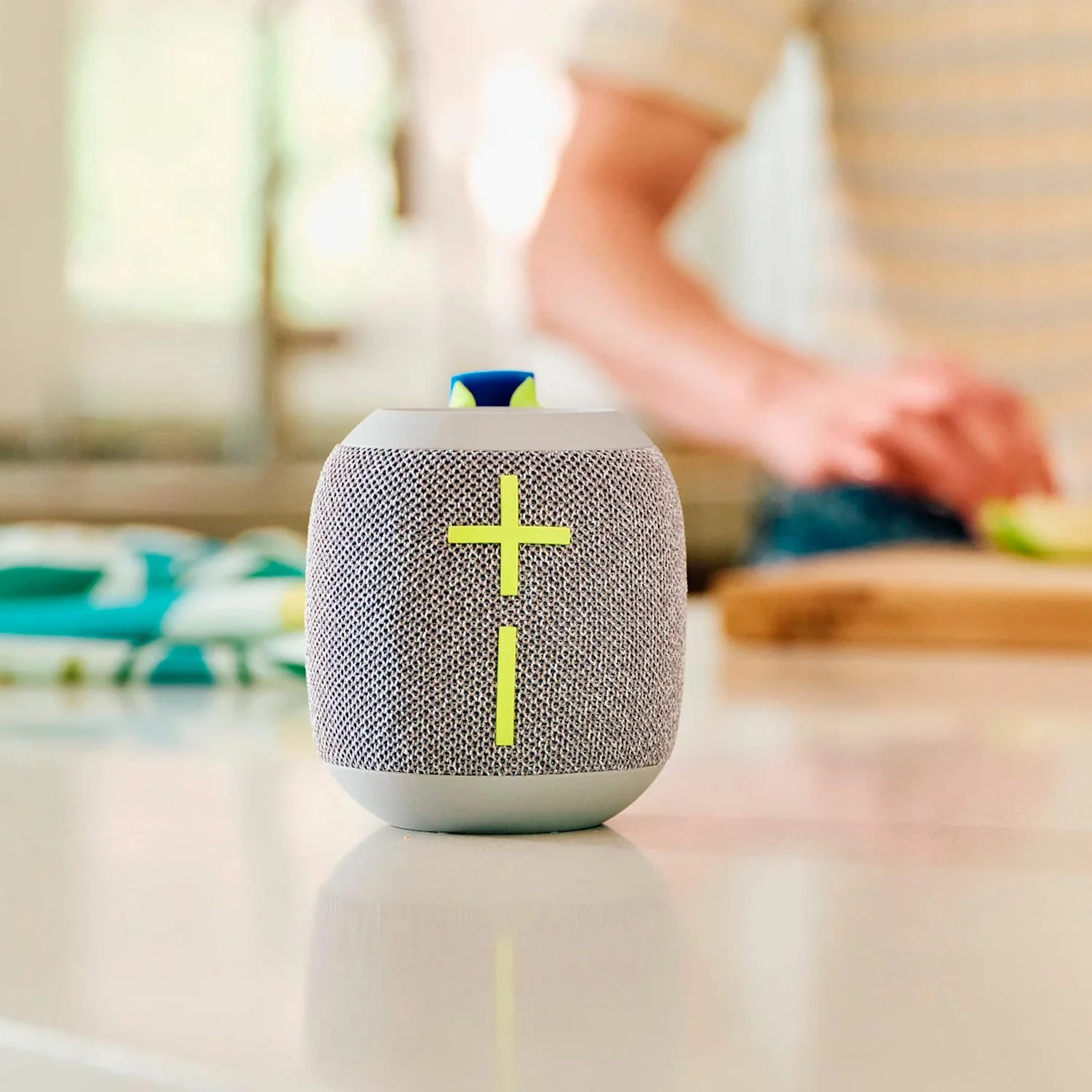 Bocina Bluetooth LOGITECH Ultimate Ears Wonderboom 4 Resistente al agua IP67 Hasta 14 hr de bateria Joyous Bright - Image 4