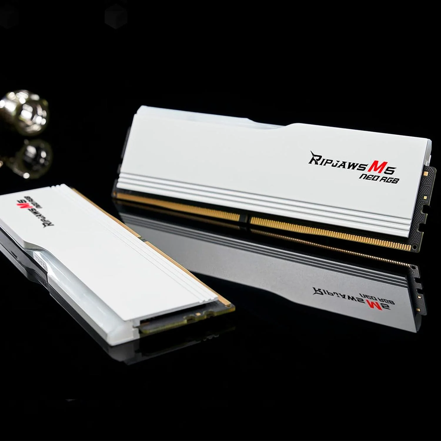 Memoria RAM DDR5 32GB 6000MT/s G.SKILL RIPJAWS M5 NEO RGB 2x16GB CL36 Blanco F5-6000J3636F16GX2-RM5NRW - Image 5